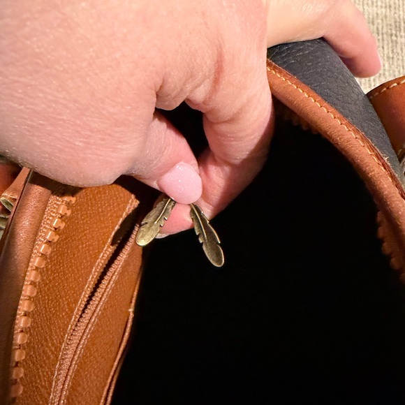 Vintage Dooney & Bourke Navy Pebbled Leather Satchel USA Made Classic Leather - Picture 10 of 16